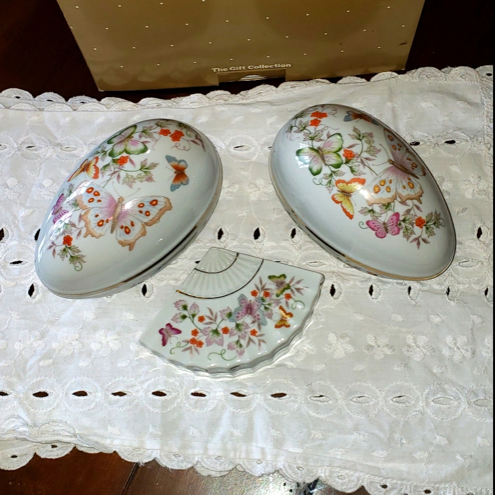 Vintage Avon collectable trinket boxes
